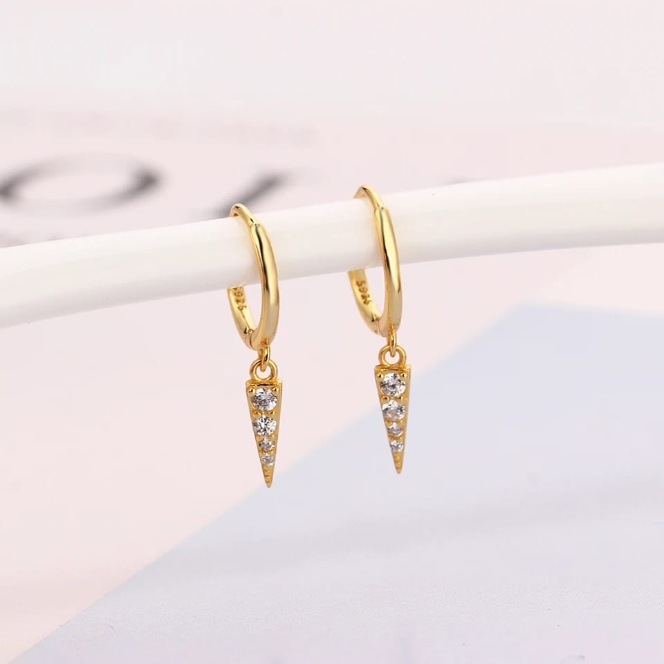 Aretes de Plata 925 Bañado en Oro 18k Modelo Huggies Stewart