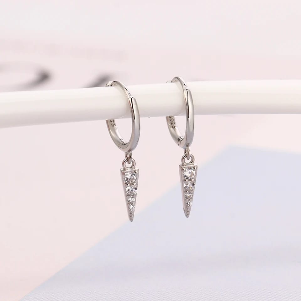 Aretes de Plata 925 Bañado en Oro 18k Modelo Huggies Stewart